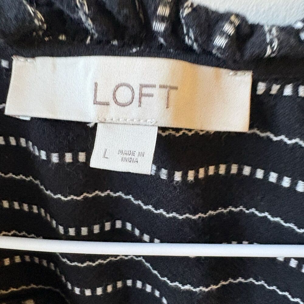LOFT Women’s Blouse L Black/White Striped V-Neck Long Sleeve Tie Woven - Picture 3 of 3